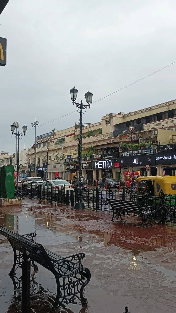 Lucknow to Varanasi: When to Choose a One-Way or Return Cab