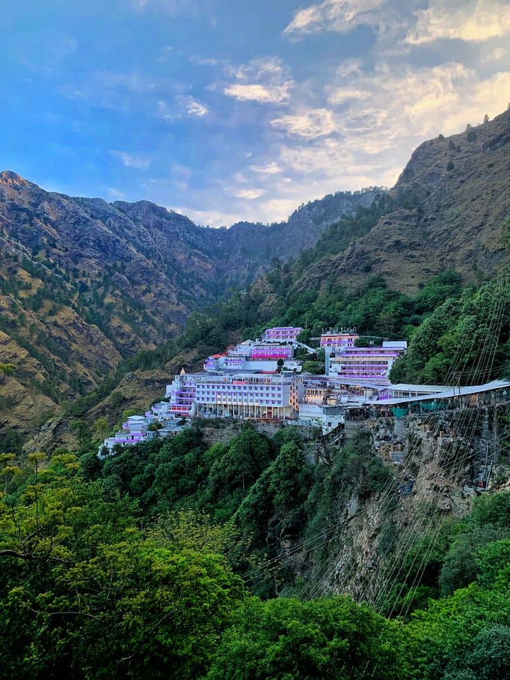 Vaishno Devi from Delhi: How to Reach, Cab Options & Cost