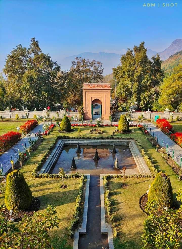The Mughal gardens