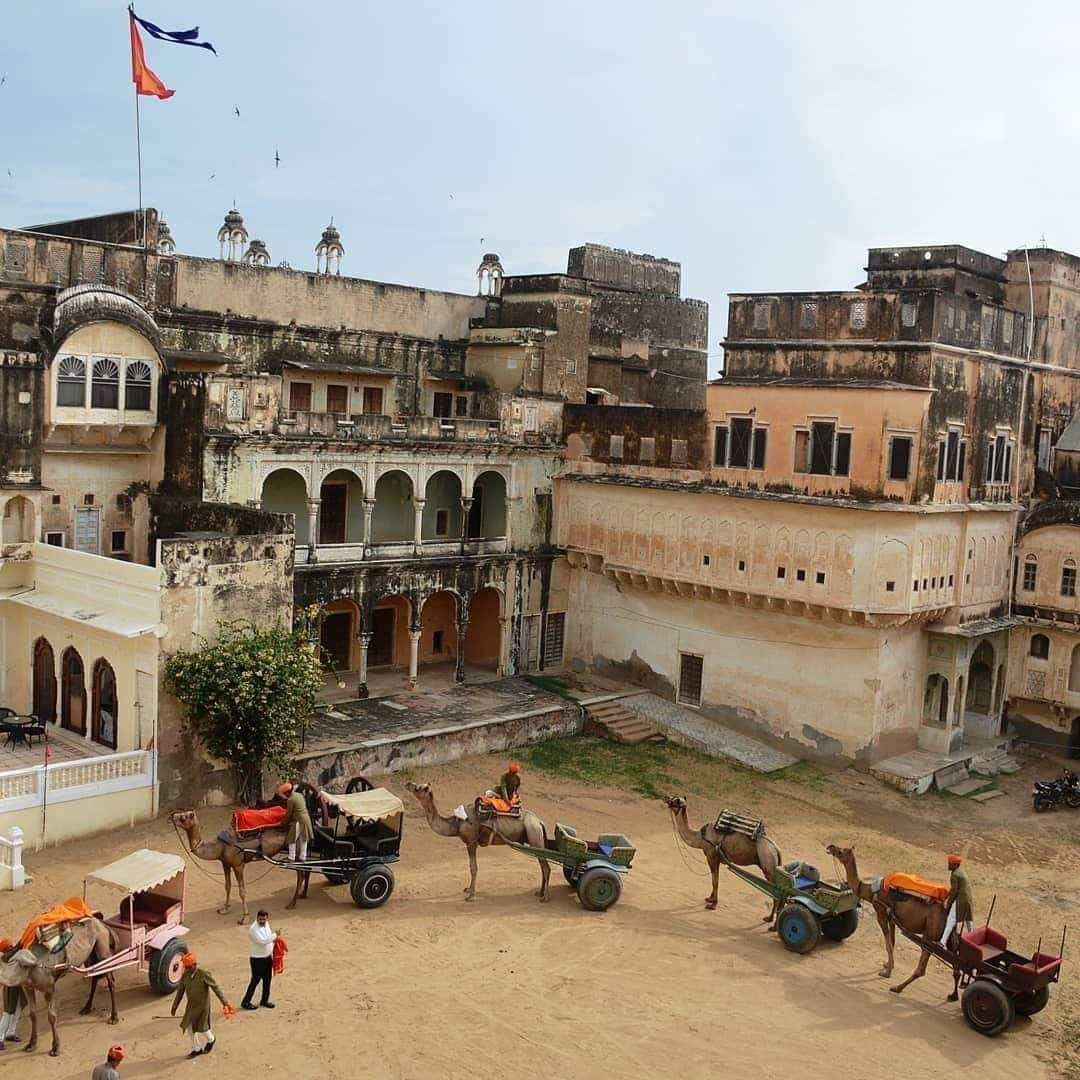 One-way cab from Delhi to Mandawa — Mandawa city view