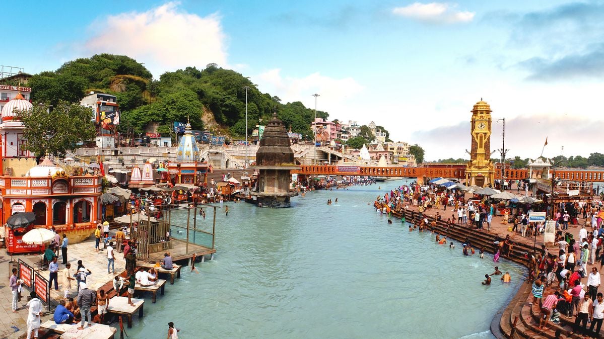 Maha Shivratri at Haridwar, Varanasi, Ujjain — cab & tempo hire from Delhi with Triveni Cabs