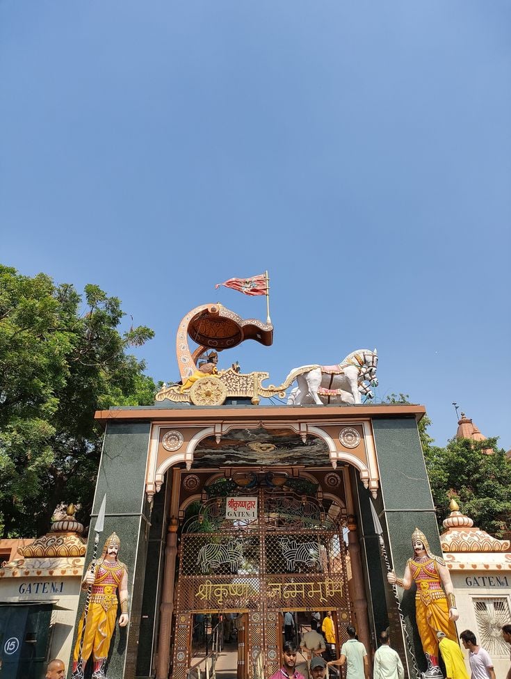 Krishna Janmashtami at Mathura & Vrindavan — cab & tempo hire from Delhi with Triveni Cabs