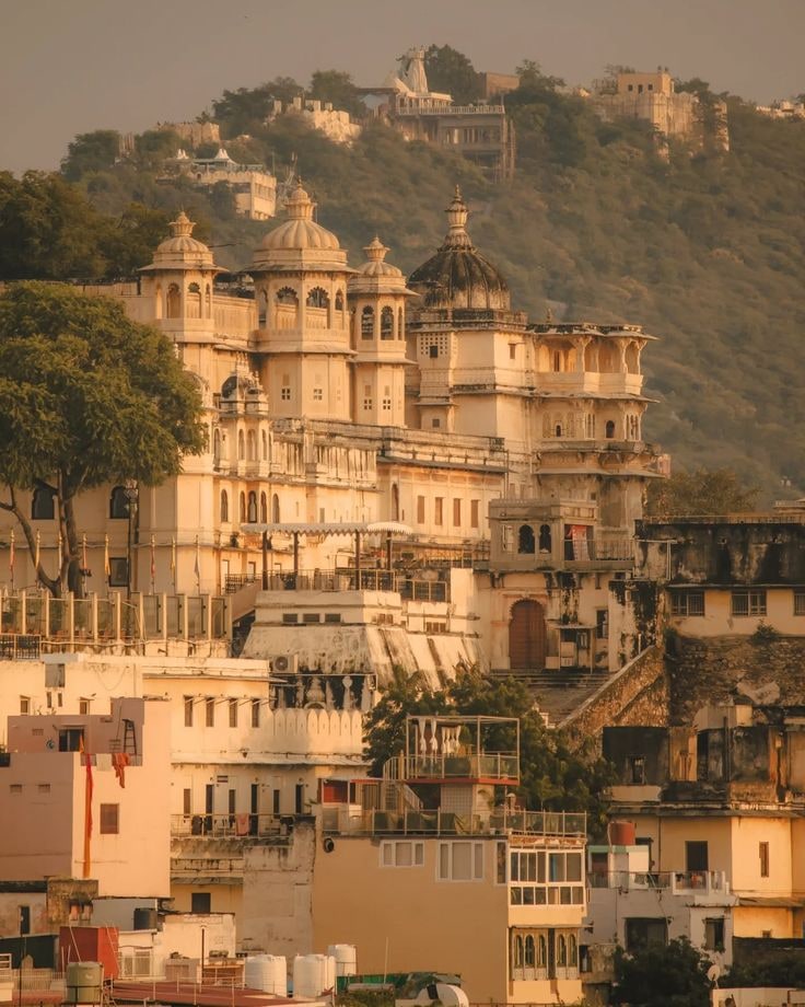 Udaipur Full Day City Tour by Cab